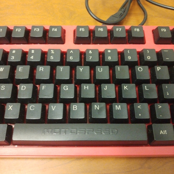 Motospeed Mechanical Full Sized Wired Red Keyboard Gaming - Picture 3 of 9